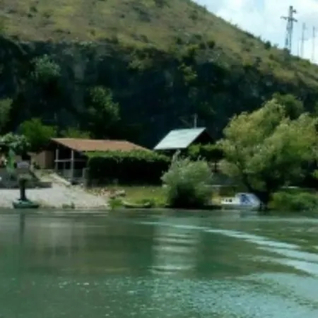 Skadar Lake Radinovic 公寓